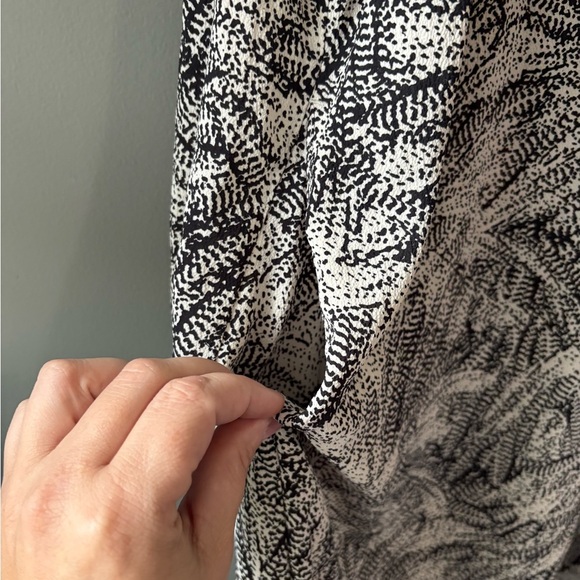 Monki brand (weekday), size small, shirt dress, pockets, long sleeve, leaf print - Picture 5 of 8